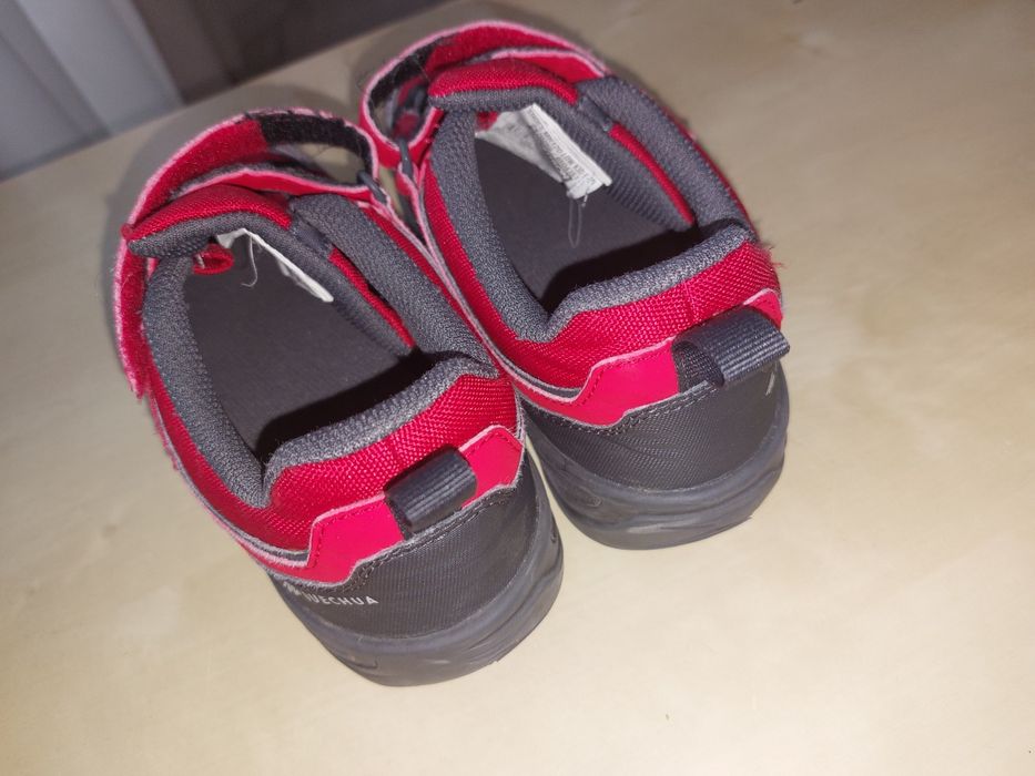 Pantofi sport impermeabili Quechua Marime 34