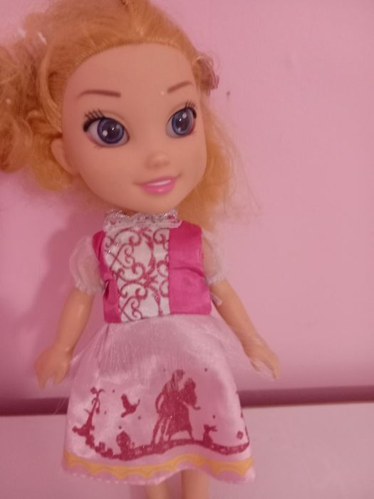 Куклата Теа която е принцрса