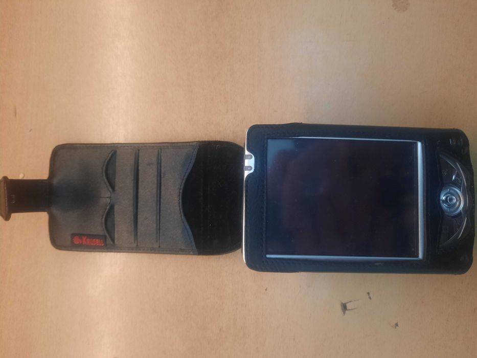 Pocket PC cu stylus + husă + card memorie – netestat