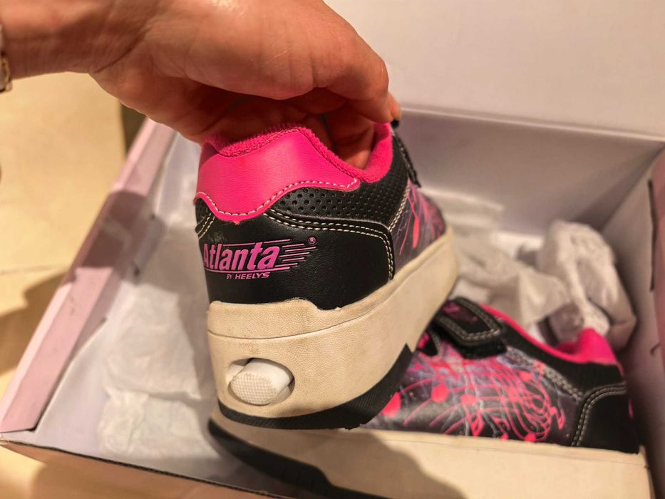 Маратонки с колела, закупени от sportdirect.uk за много повече