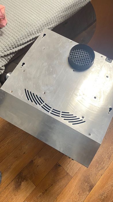 Продам кухонную вытяжку