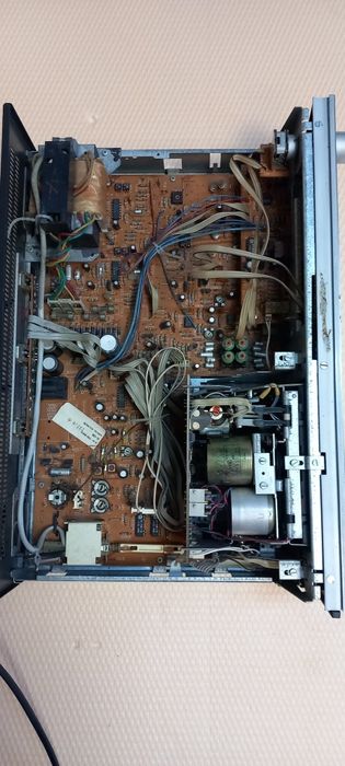 Casetofon deck  RFT hmx d100