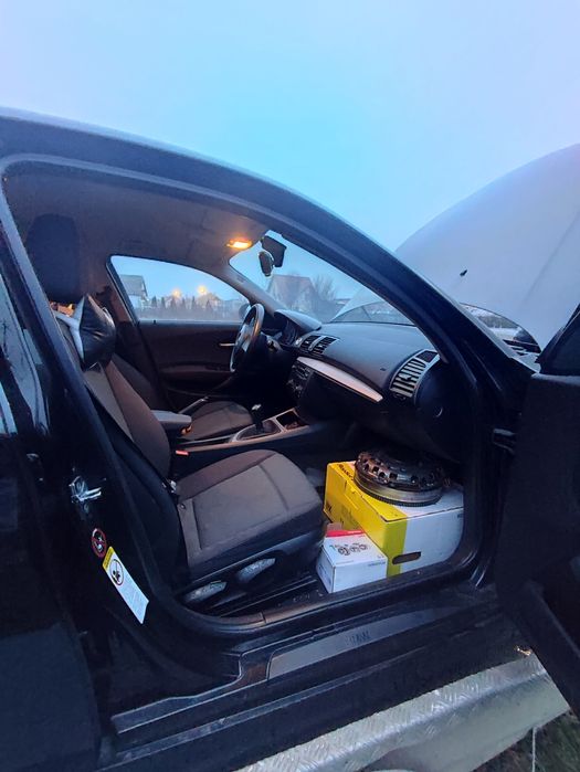 Vând piese BMW seria 1 e87