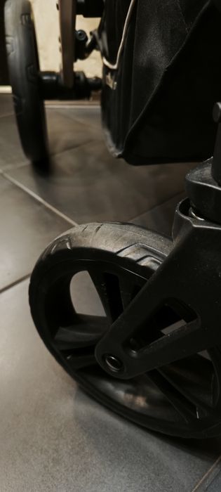 Количка като НОВА Chipolino Amore и кошче за кола