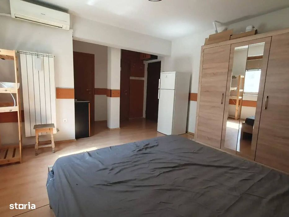 Universitate metrou 4min-Calea Victoriei