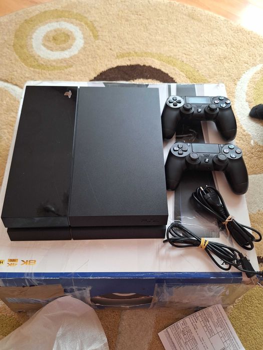 Play Station 4 +  2manete