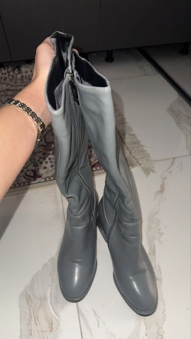 Продам сапожки новые