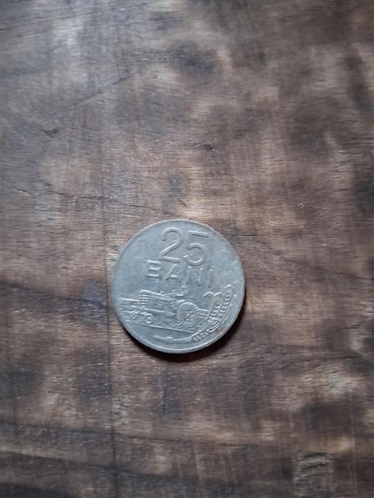 Vând monede și un ceas cu o mașină ele sunt de colecție  de tuns manoa