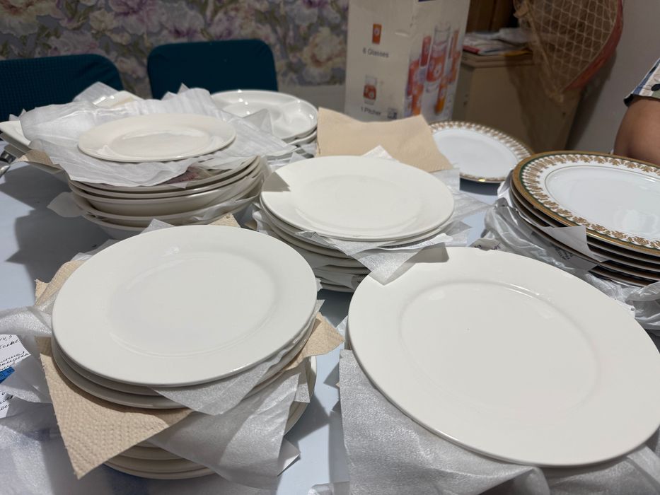 Посуда белая разная