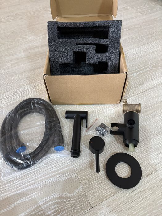 Продам смеситель гигиенический душ