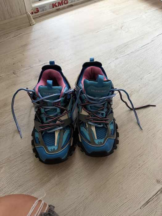 Balenciaga track
