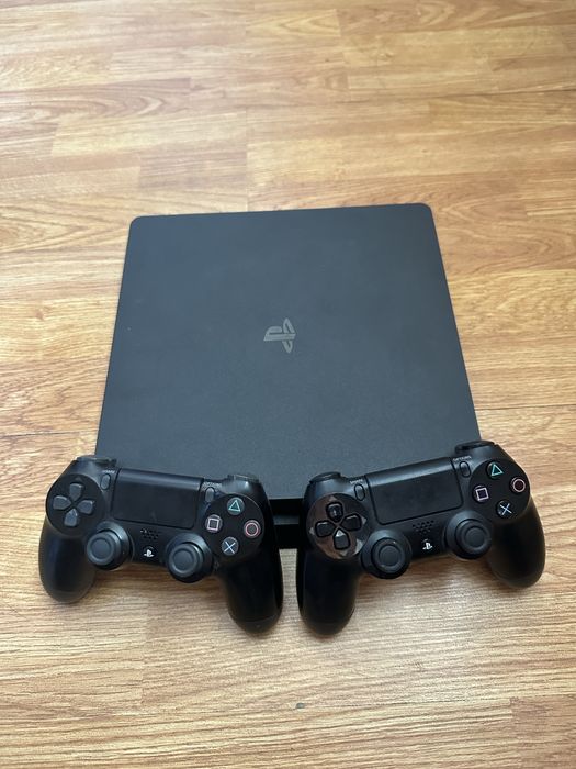 PlayStation 4 Slim 500Gb + 2 Ta pult+ Oxirgi chiqqan uyinlar