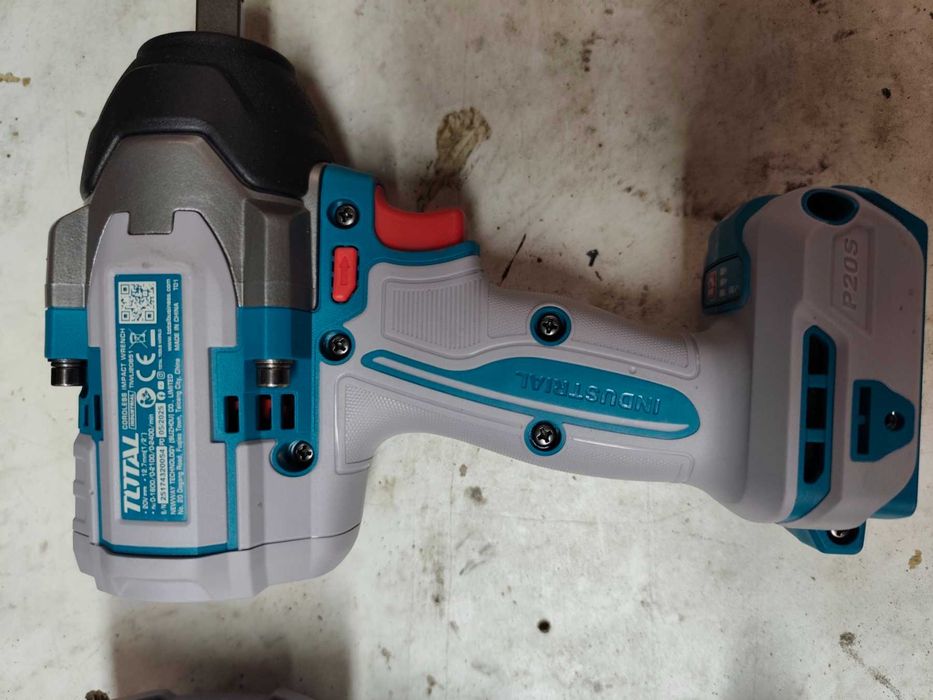 Гайковерт,перфоратор, ъглошлаиф,зарядно ,батерии-тотал