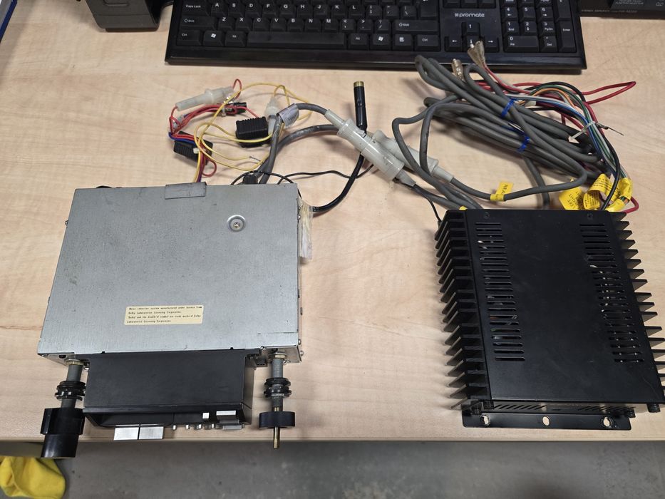 Radiocasetofon auto Kenwood krc-722 cu amplificator kac-887