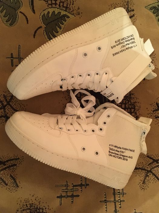 продам кроссовки унисекс 39-40 размер