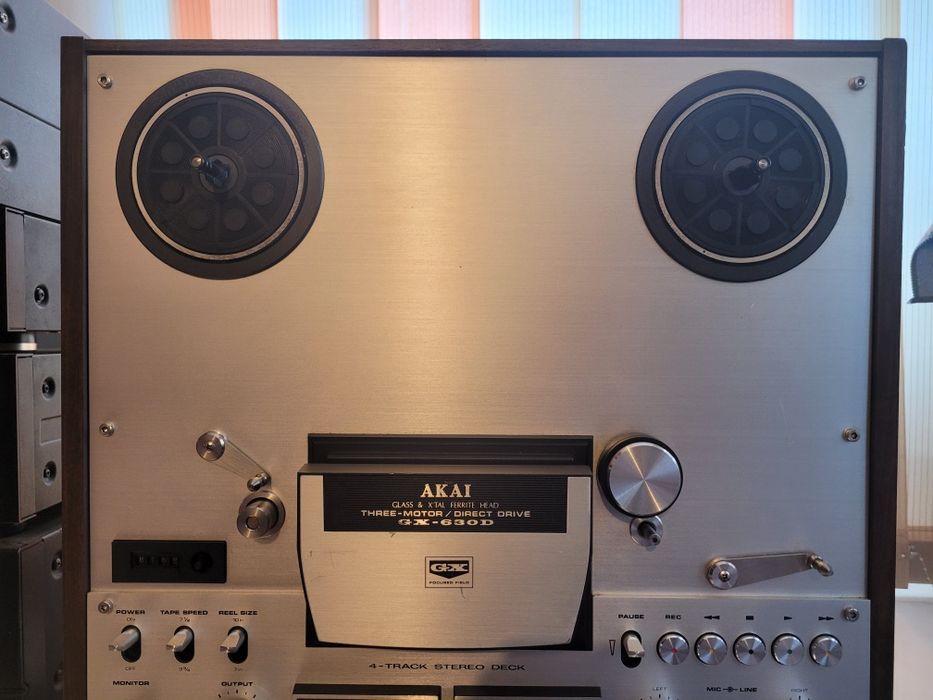Akai GX 630 aparat