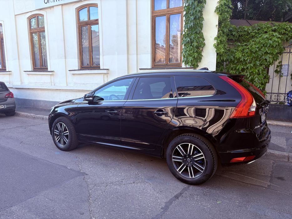 VOLVO XC60 2017 — imagine 2