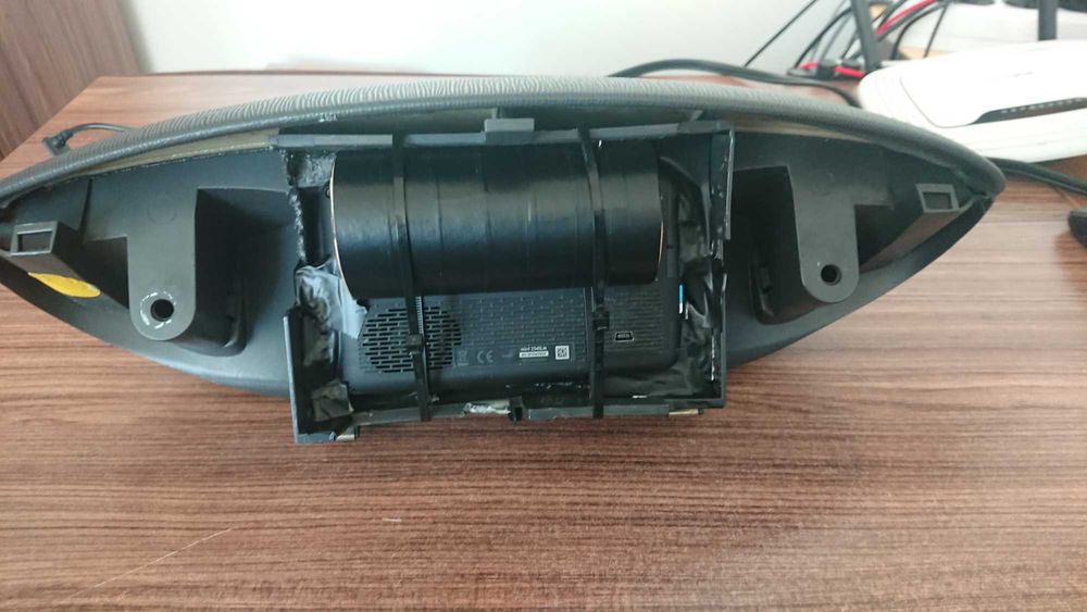 Продавам козирка за Laguna 2 със вградена Garmin навигация