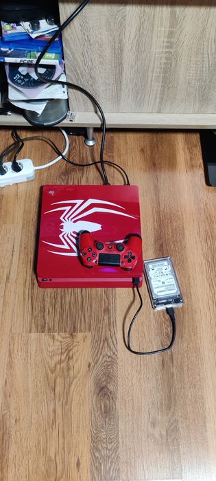 PS4 slim spiderman