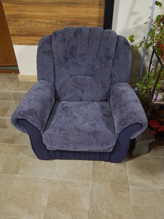 Canapea extensibilă+un fotoliu