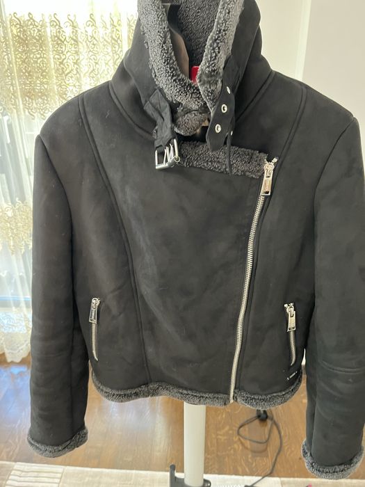 Jacketa Guess  marimea S