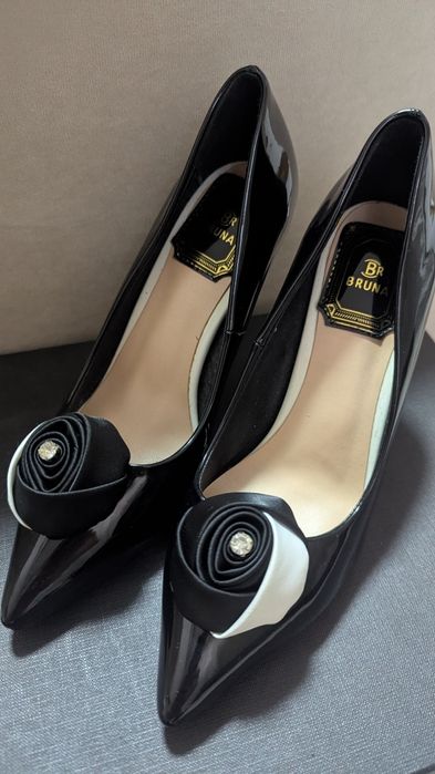 Лаковые туфли лодочки