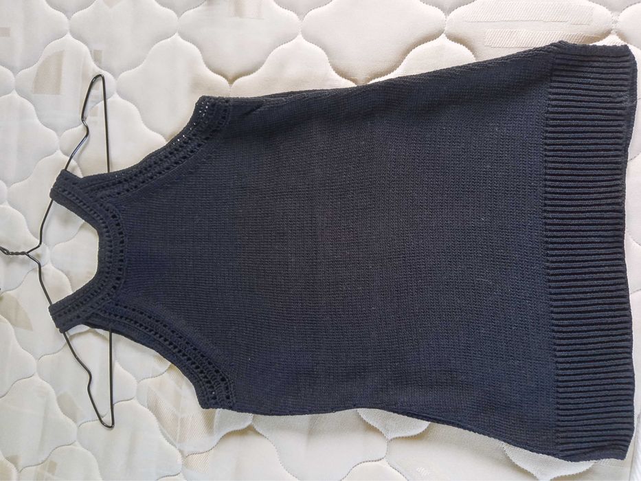 Дамски топ на марка Massimo dutti . Отговаря на размер S.