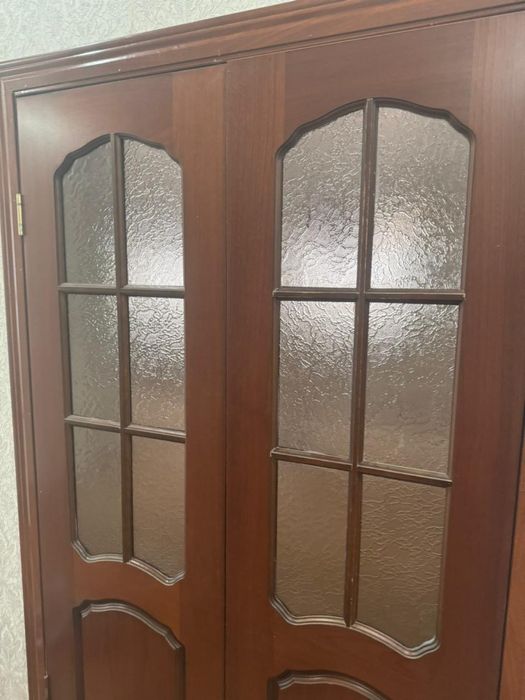 Есік сатылады ағаш жақсы жағдайда