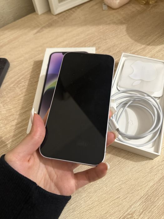 iPhone 14 сиреневый