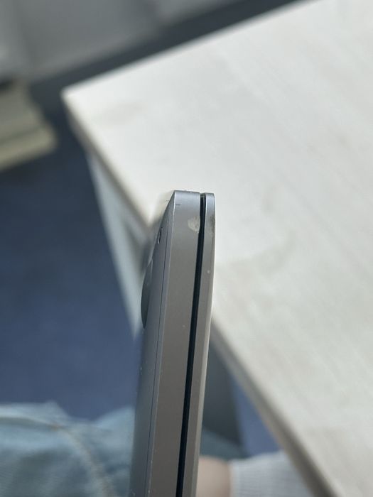 Продам Macbook Pro 2019 года. 13.3. Touch Bar