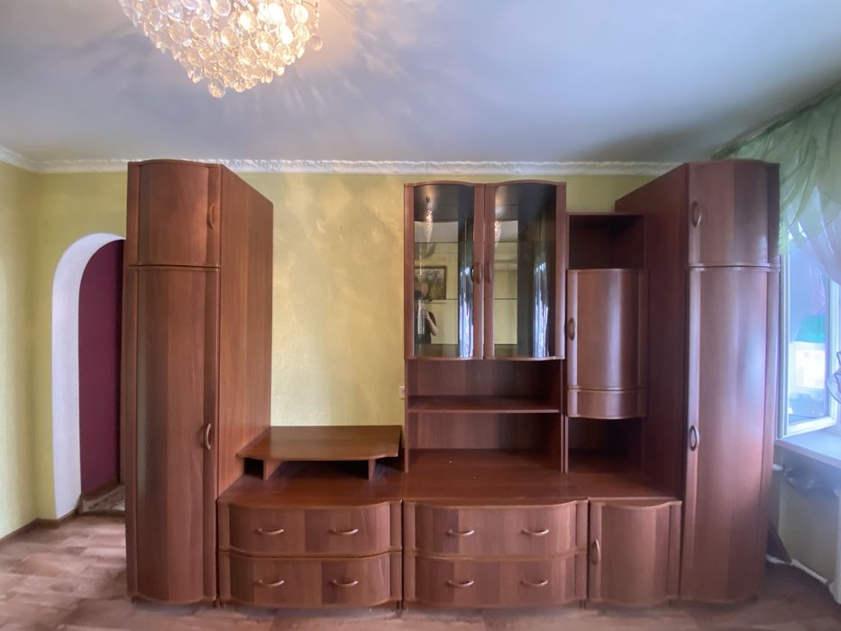 Продам мебельную стенку для гостинной