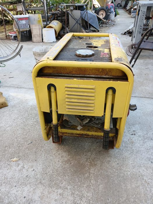 Generator de curent electric Diesel defect