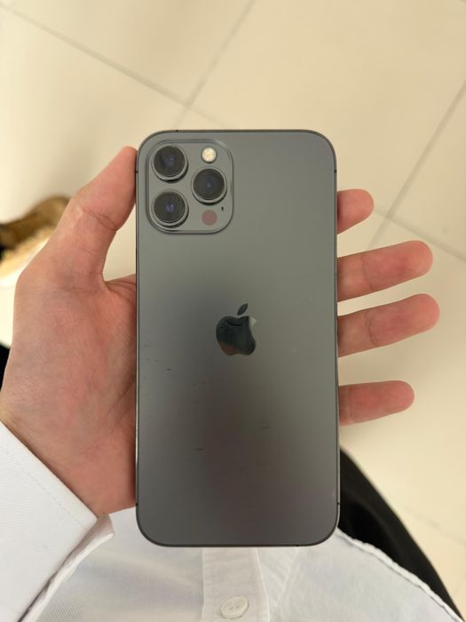 Продам Айфон 12про мах