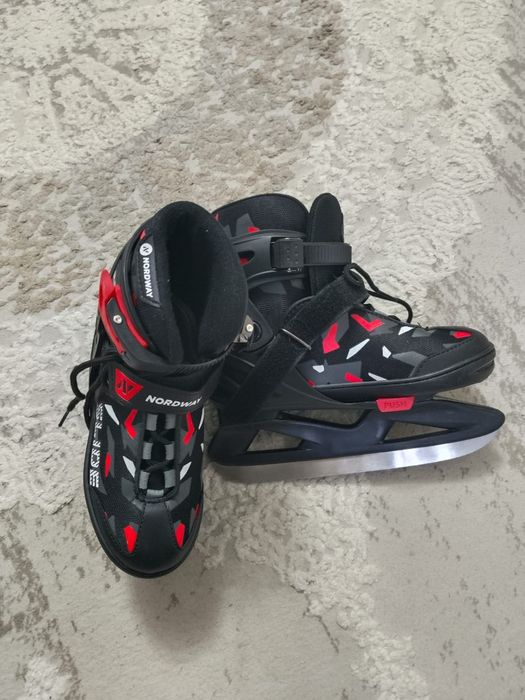 Продам детские коньки