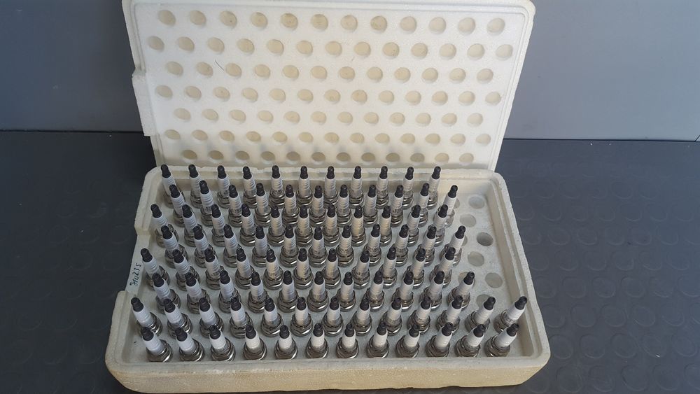 Свещи за Дачия и Рено