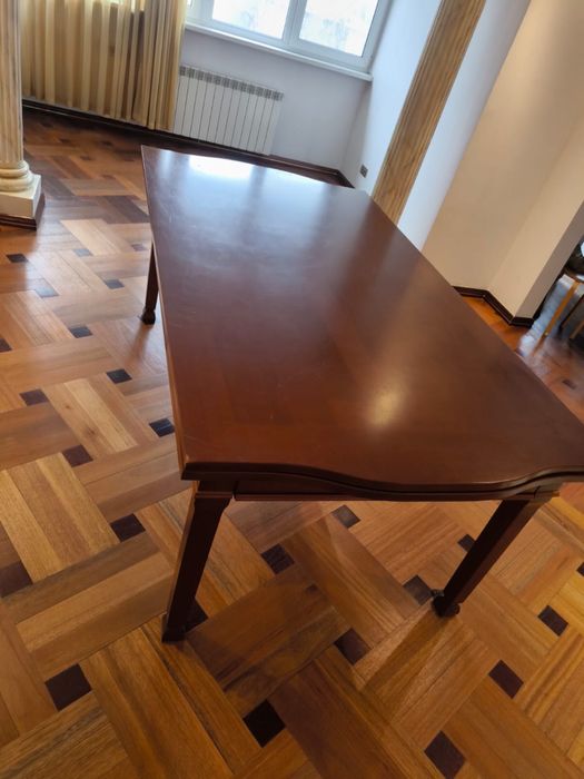 Продам большой кухонный стол