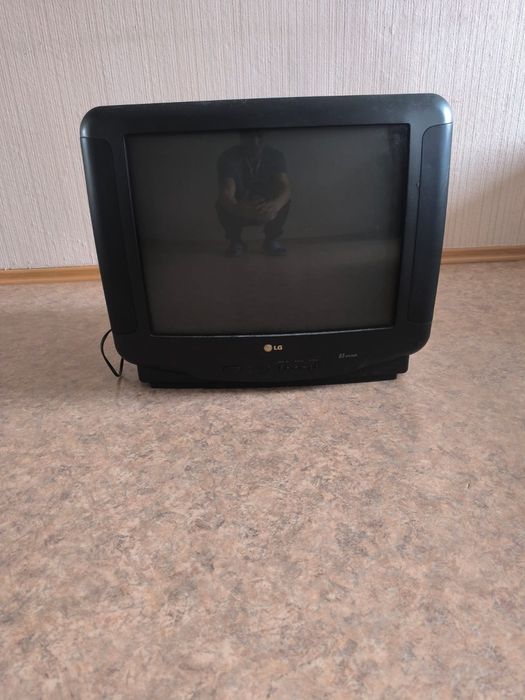 Телевизор LG CF-21D60 (21 дюйм / 54 см)