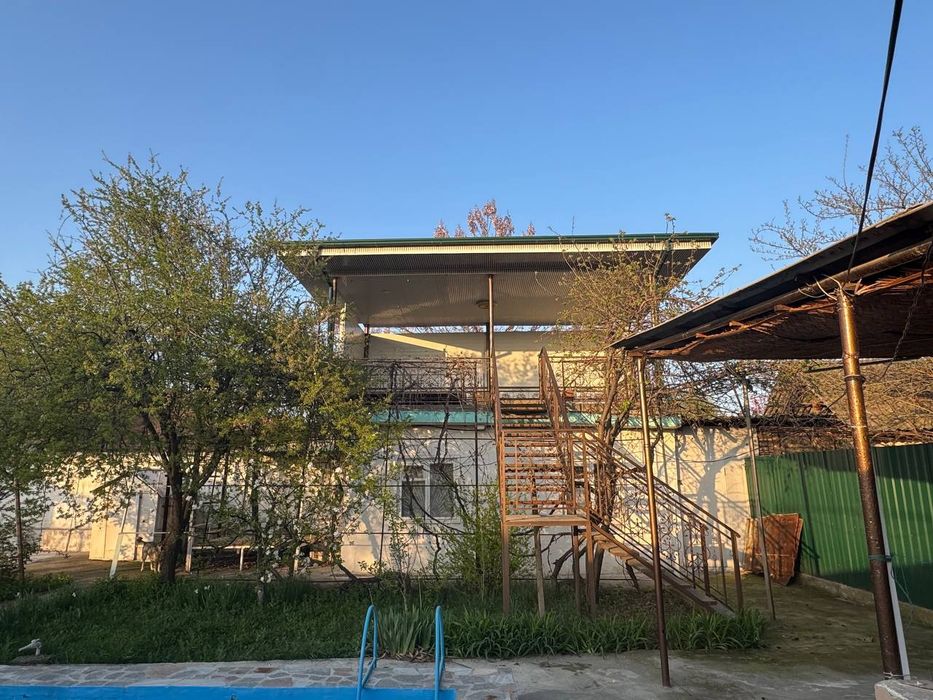 Чирчикда дача сотилади 6 соток узимиззики