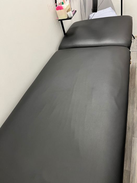 Козметична кушетка и стол