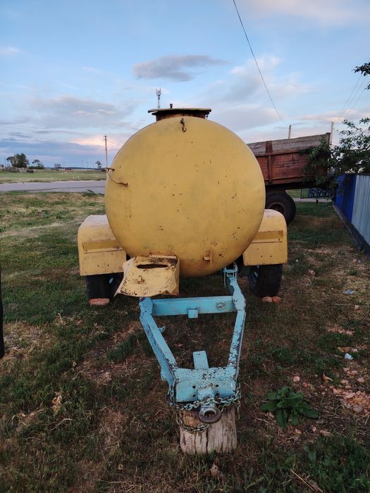 Продам бочку прицепнои