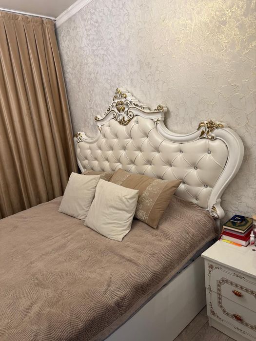 Двухспальная кровать