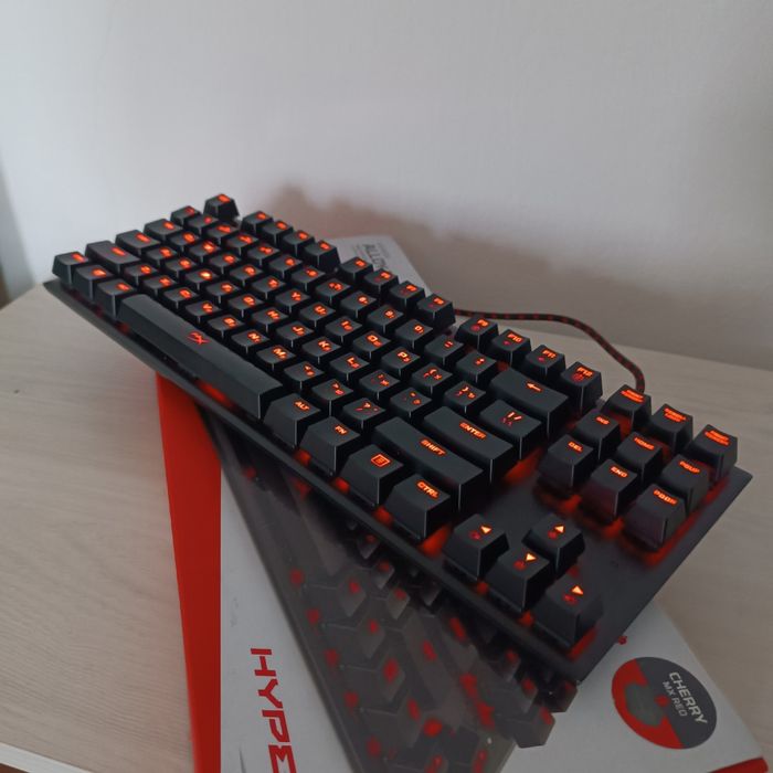 Клавиатура HyperX