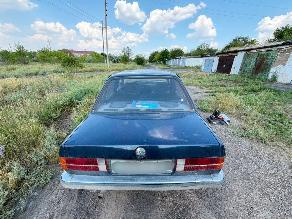 Продам BMW E30, 1.8 инжектор