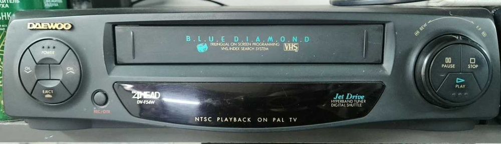 Видеомагнитафон DAEWOO СОТИЛАДИ!