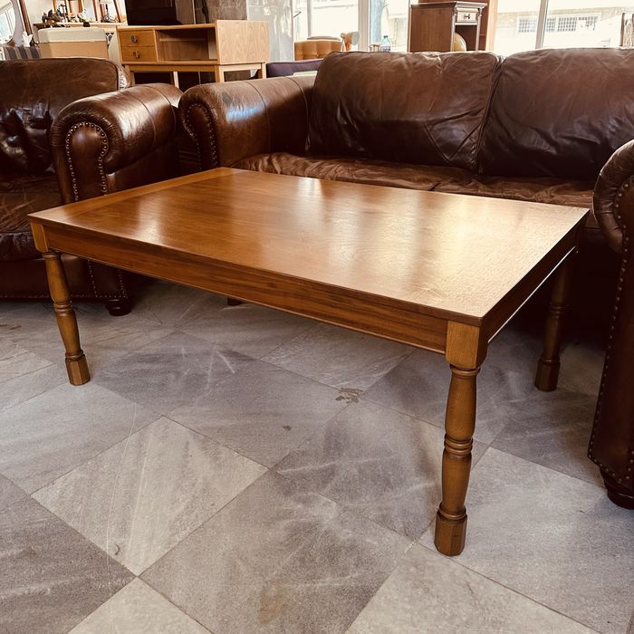 Холна маса от Швеция – масив, класически стил, отлично състояние