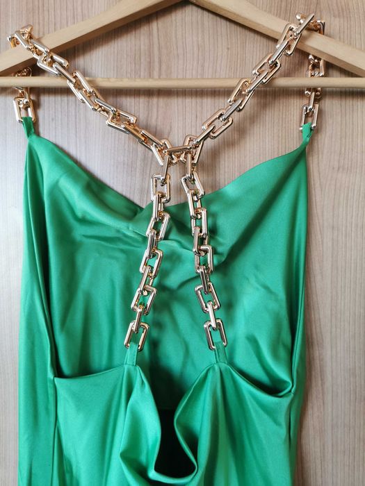 Рокля дълга с гол гръб и официални рокли