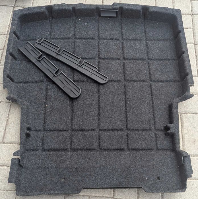 Гумени и Текстилни Стелки; Кори багажник; Xenon завиващ (Dynamic; за части) фар за BMW E60 / E61