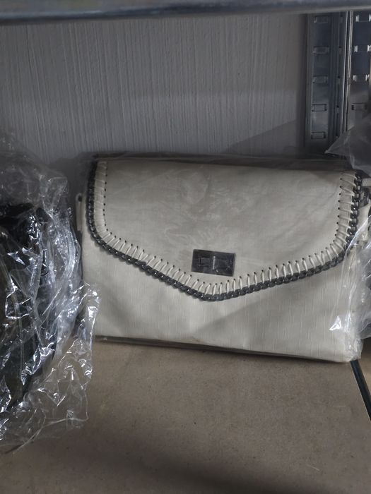 Нови чанти на много ниски цени !!!