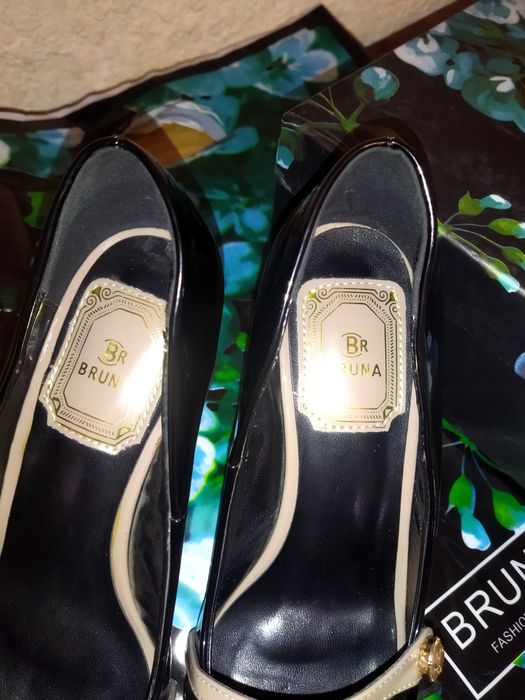 Туфли босоножки элегантный от бренда Bruna