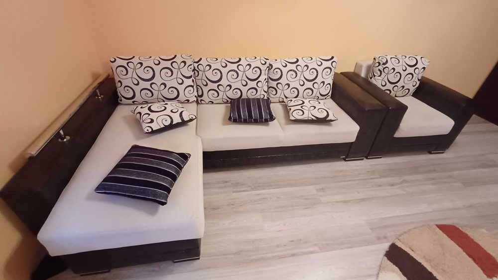 Canapea coltar extensibilă cu fotoliu